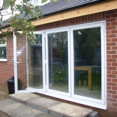 White-pvc-bifold-door White PVC bifold door
